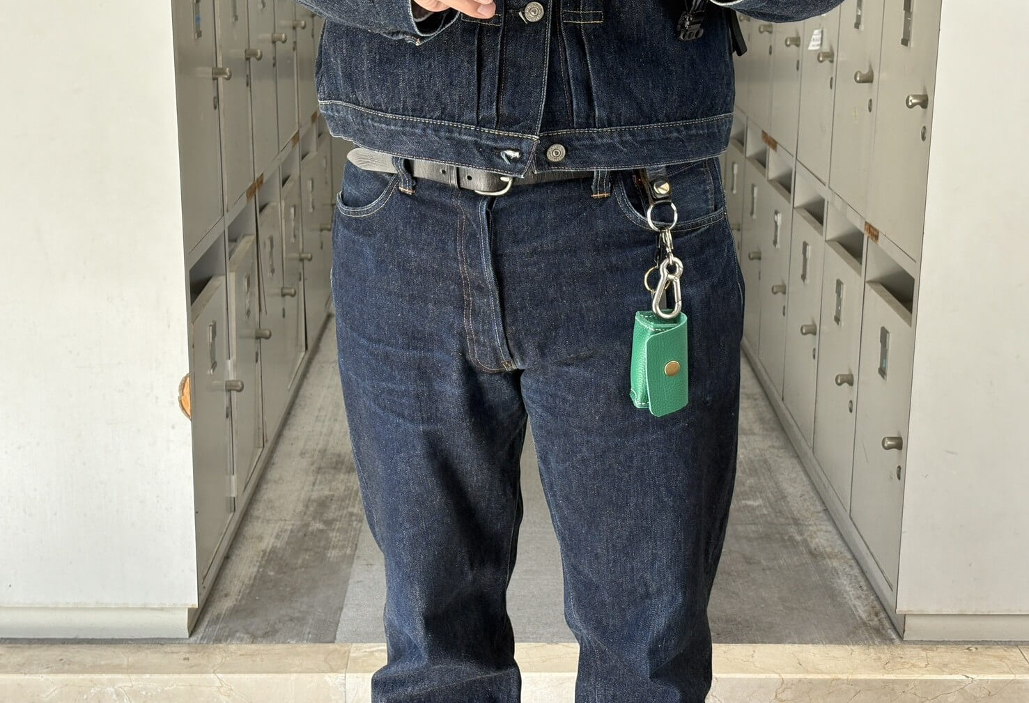 革のイヤホンケース